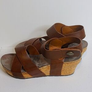 Pierre Dumas Wedge Platform Sandals  8 1/2 New